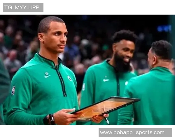 马祖拉称赞科塔防守进步显著强调其肩负的重要责任